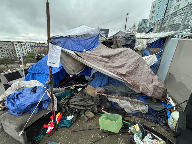 City of Seattle homeless encampment cleanup at s main st & 10th ave s, 2026-01-16 (Pioneer Square/International District)