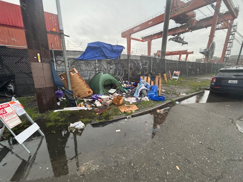 City of Seattle homeless encampment cleanup at utah ave s & s massachusetts st, 2026-03-17 (Duwamish/SODO)