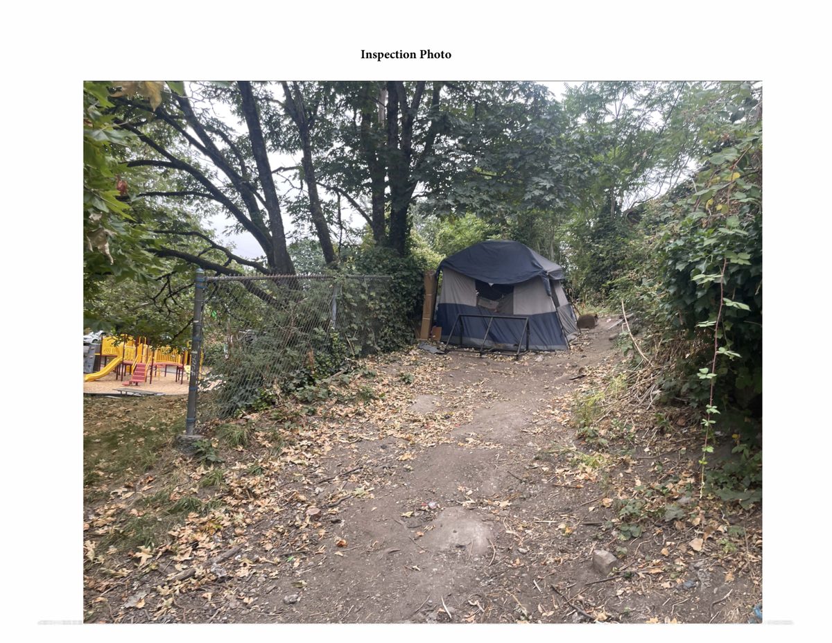 City of Seattle homeless encampment cleanup at 15th ave & e spring st, 2024-07-24 (First Hill)