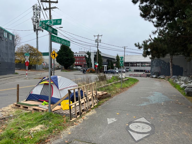 City of Seattle homeless encampment cleanup at Burke Gilman Trail & NW 43rd St, 2025-11-07 (Ballard)
