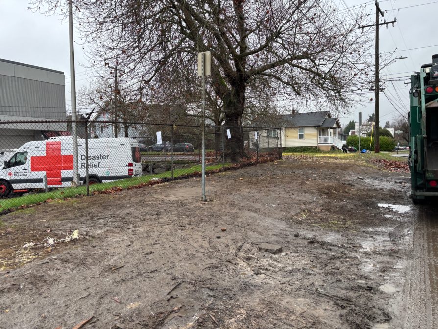 City of Seattle homeless encampment cleanup at 26th Ave S & S Plum St, 2025-12-05 (Mt. Baker/North Rainier)